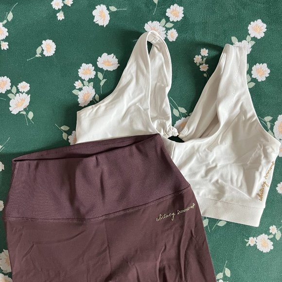 !!SOLD!! Gymshark x Whitney Simmons V2 Bundle - Picture 1 of 12